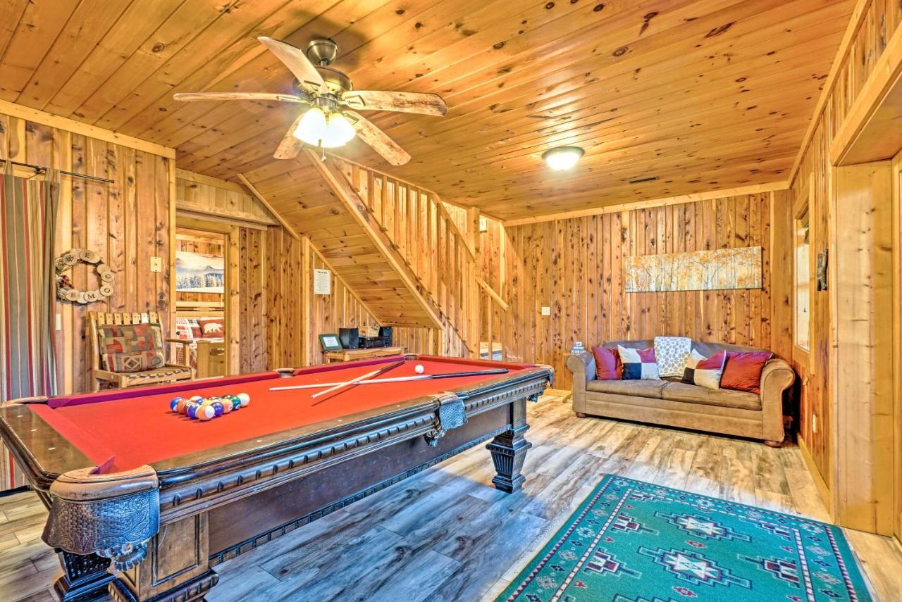 Grin N Bear It Cabin With Hot Tub And Fire Pit! Pigeon Forge Eksteriør bilde
