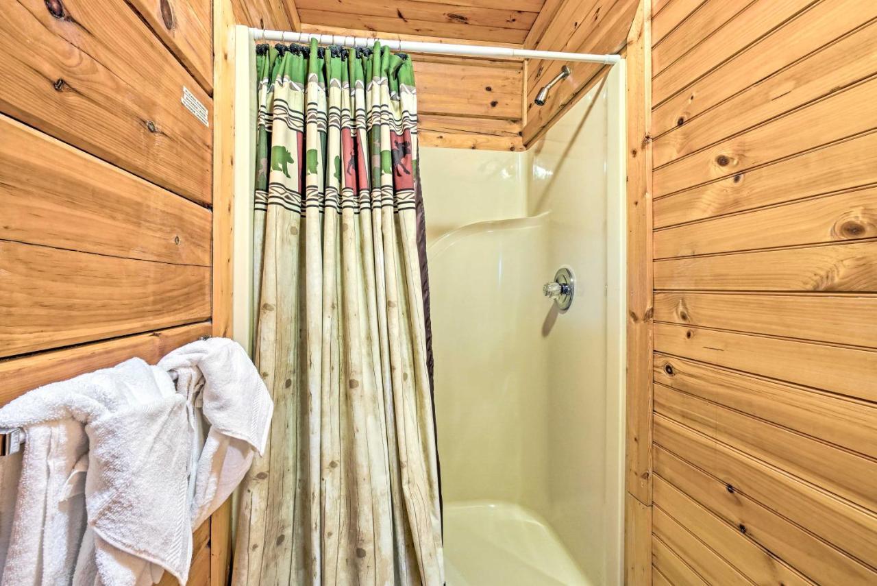 Grin N Bear It Cabin With Hot Tub And Fire Pit! Pigeon Forge Eksteriør bilde