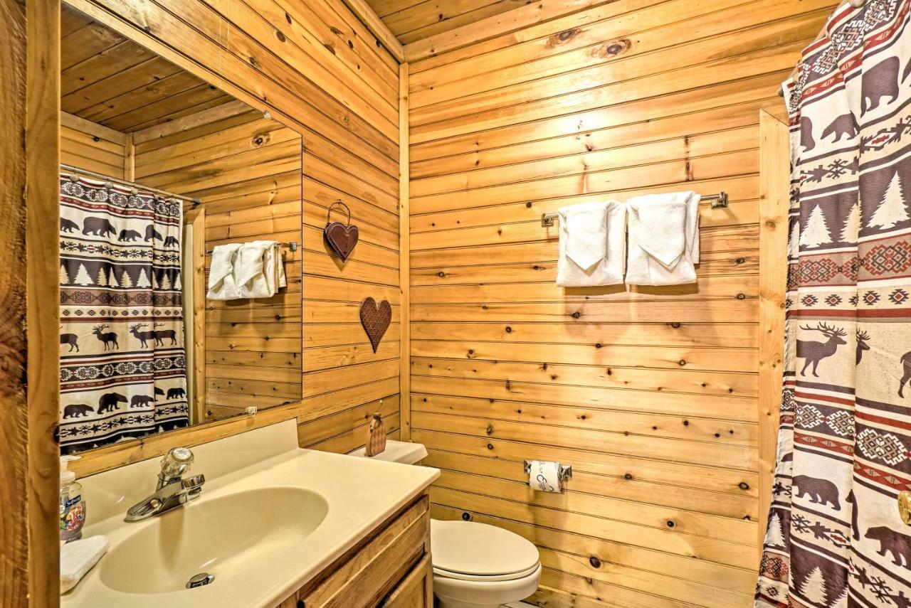 Grin N Bear It Cabin With Hot Tub And Fire Pit! Pigeon Forge Eksteriør bilde