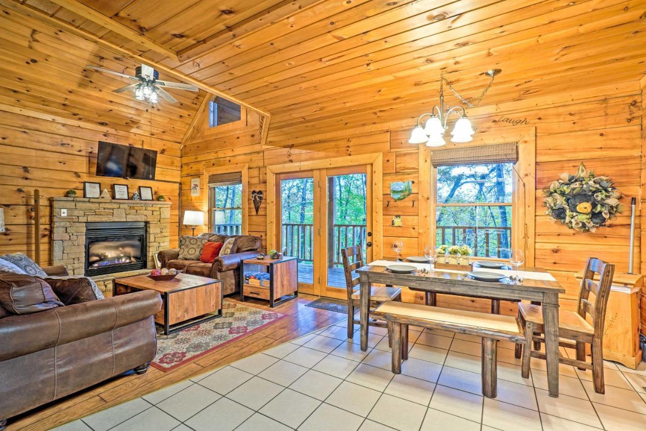 Grin N Bear It Cabin With Hot Tub And Fire Pit! Pigeon Forge Eksteriør bilde