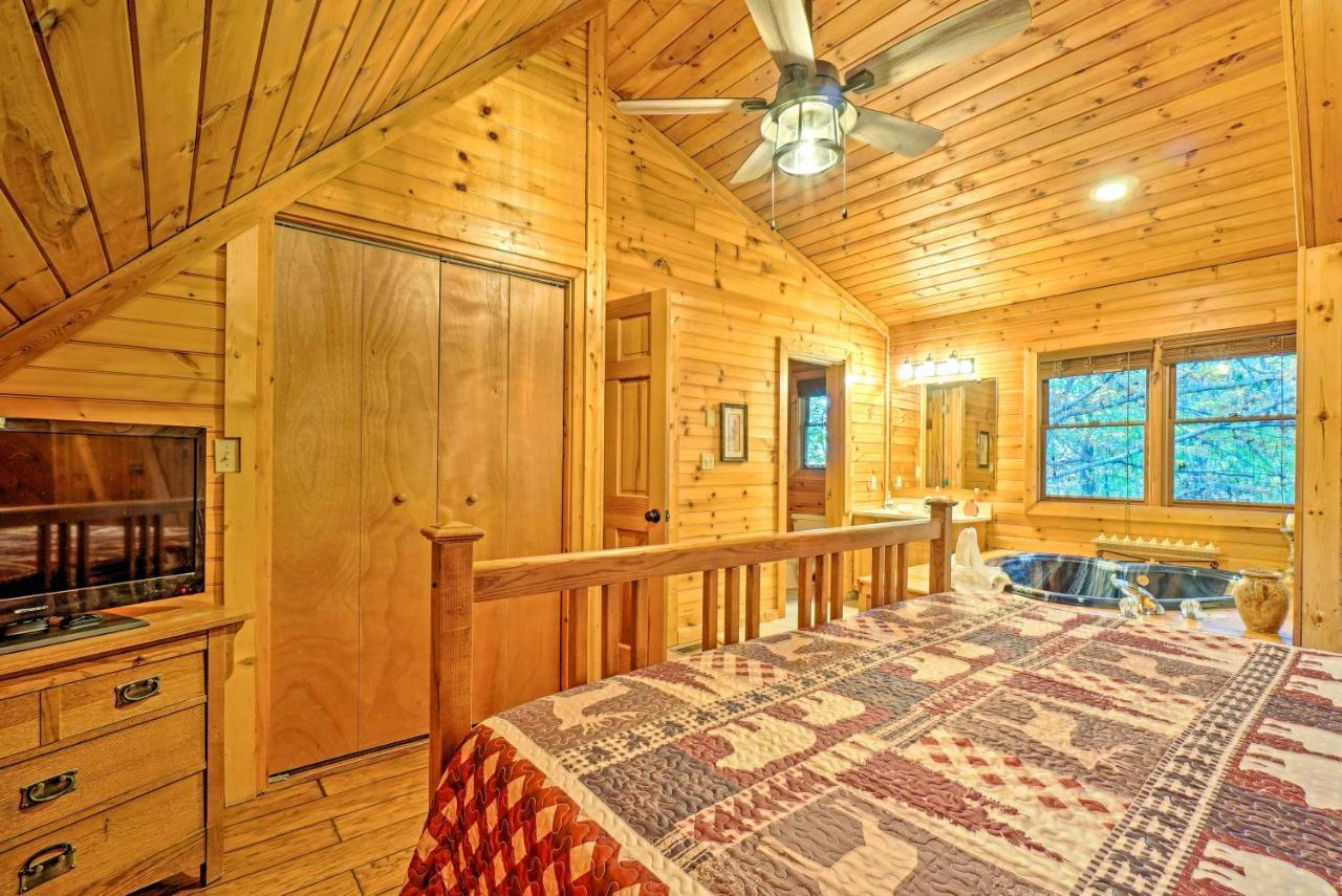 Grin N Bear It Cabin With Hot Tub And Fire Pit! Pigeon Forge Eksteriør bilde