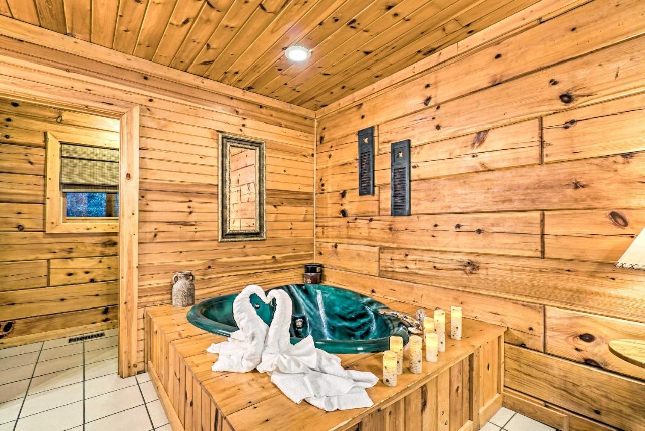 Grin N Bear It Cabin With Hot Tub And Fire Pit! Pigeon Forge Eksteriør bilde